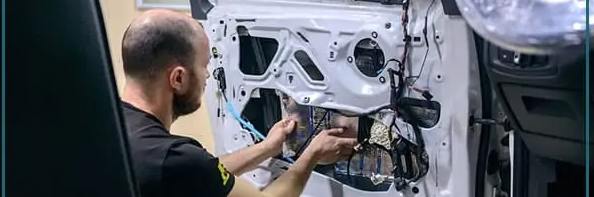 شیشه بالابر علی